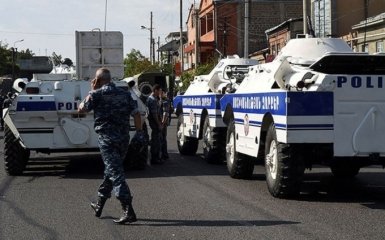 У столиці Вірменії почали звучати вибухи: з'явилося відео