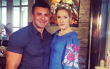 Известный телеведущий намекнул на беременность Осадчей