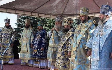 Зеленський позбавив громадянства 13 священників УПЦ МП