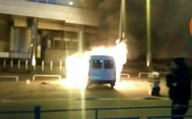 В Киеве машина взорвалась прямо на улице: появились фото