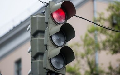 В мережі з'явилося кумедне відео з пригодами світлофора в Росії