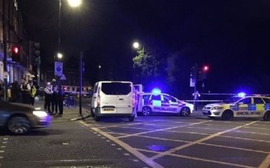 У центрі Лондона чоловік з ножем напав на перехожих: опубліковані фото