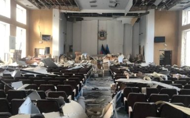 У будівлі мерії в окупованому Донецьку пролунали потужні вибухи