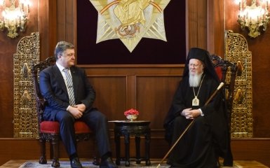 Порошенко поговорил со вселенским патриархом о единой украинской церкви: появились фото и видео