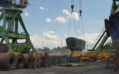 Угорщина погрожує посилити заборону на експорт агропродукції з України