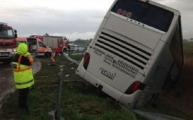 Автобус с украинцами попал в ДТП в Румынии: появились фото