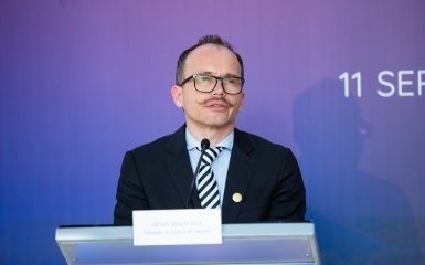 Денис Малюська