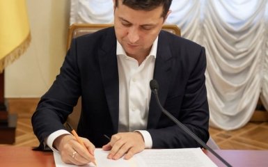 Зеленський позбавив депутатів недоторканності: що важливо знати