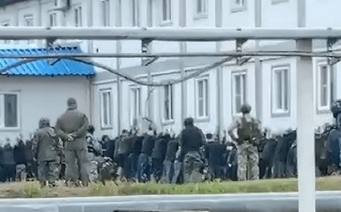 У Росії невідомі захопили нафтокомпанію — відео