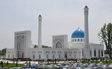 "Смерть" президента Узбекистана: власти объяснили отмену салюта в День Независимости