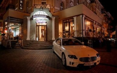 Розгром ресторану в центрі Києва: з'явилися подробиці і нові фото