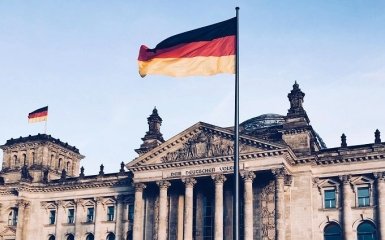 У Німеччині вимагають в уряду негайно розблокувати продаж зброї Україні