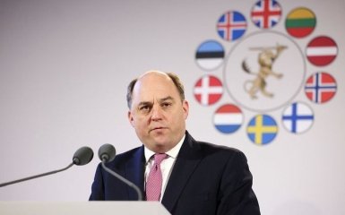 Воллес дорікнув українцям за недостатню вдячність за зброю. Зеленський відповів