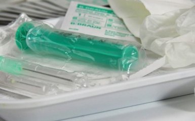 В Україні тимчасово закриють всі пункти з вакцинації від COVID-19