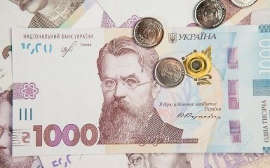 В Кабмине сообщили, когда и кому начнут выплачивать карантинную помощь по 8 тысяч гривен