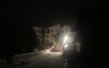 Появились жуткие кадры последствий масштабного пожара в гостинице в Винницкой области
