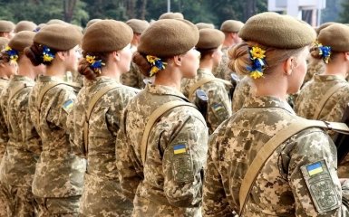 Скільки жінок служить в армії: у Міноборони назвали точну цифру