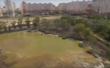 В Киеве разгорается скандал с озером, которое засыпали ядом: опубликовано видео