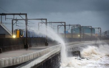 На Шотландію обрушився потужний ураган: з'явилися яскраві фото