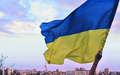 Сміливці відзначають день прапора України в окупованому Луганську: з'явилися фото