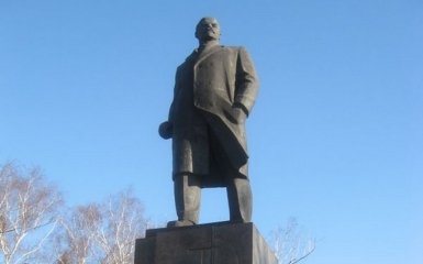 В оккупированной боевиками Макеевке разбили советский памятник