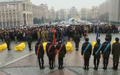 Прощання з бійцями АТО на Майдані: з'явилося пронизливе відео