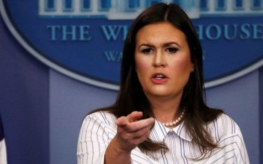 Прес-секретарку Білого дому вигнали з ресторану за підтримку "нелюдської" політики Трампа