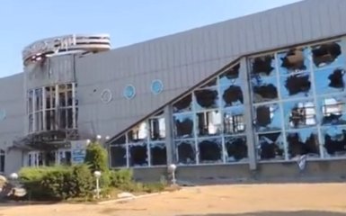 «Руський мир» перетворив аеропорт Луганська в нашпиговані мінами руїни: з'явилося відео