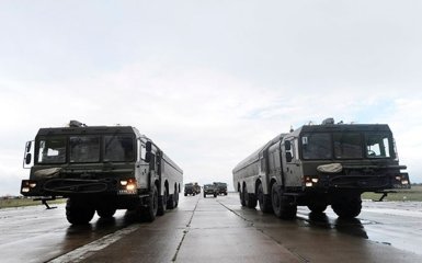 В сети показали, какое именно оружие Россия стягивает в Крым: опубликовано видео