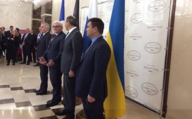 Украина назвала вопросы по Донбассу, которые не хочет решать Россия: опубликовано видео