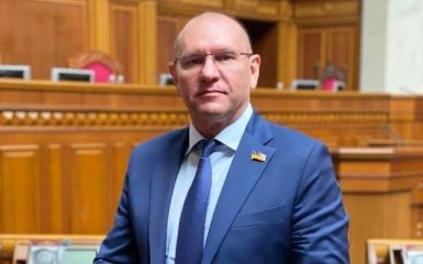 Скандальний нардеп Євген Шевченко виключений з фракції "Слуга народу"