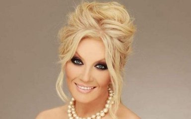 Украинская певица вышла на сцену Кремля со змеями в ушах: появились фото и видео