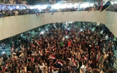 В Багдаде после штурма парламента объявили чрезвычайное положение: появились видео