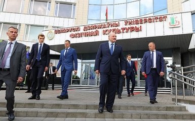 Будете відповідати - Лукашенко шокував погрозами в день виборів в Білорусі