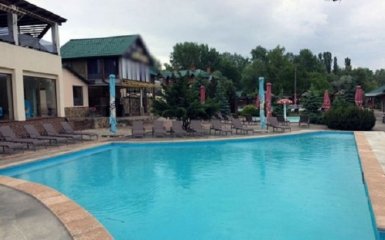 У Харкові в басейні розважального закладу потонув дворічний хлопчик