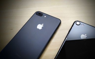 Соцсети взбудоражили двое украинцев, изменивших имя в честь iPhone 7: опубликованы фото