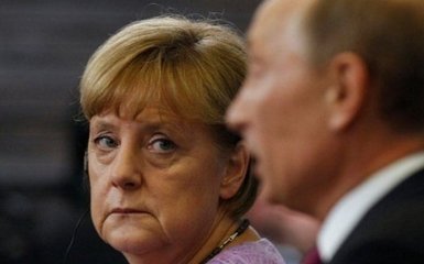 Путин нажаловался Меркель на Украину: в сети едко острят