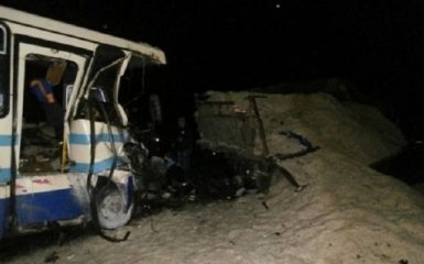 На Львівщині рейсовий автобус розбився в смертельній ДТП: з'явилися фото