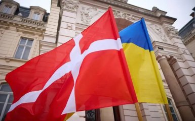 Флаги Дании и Украины