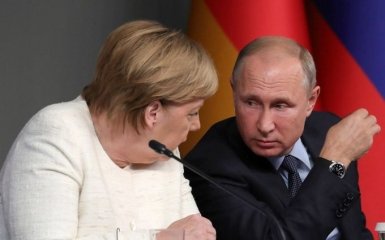 Меркель терміново обговорила з Путіним новий план по Україні