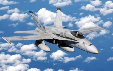 Фінляндія відповіла на прохання України надати винищувачі Hornet