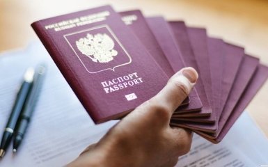 У Зеленского сделали неожиданное заявление о паспортах РФ на Донбассе