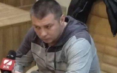 "Ложись, бандера": суд арестовал капитана полиции, подозреваемого в избиении лежащего активиста