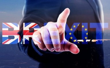 ЗМІ розсекретили десятки таємних зустрічей головного спонсора Brexit з послом Росії