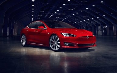 Tesla показала оновлену версію Model S: з'явилися фото