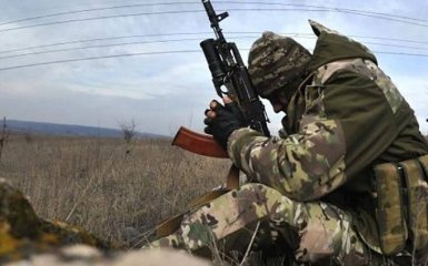На Донбассе десятки обстрелов, у сил АТО есть потери