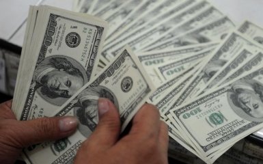 Верховный суд разрешил определять зарплату украинцам в иностранной валюте