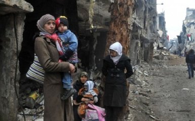В окруженном войсками Асада сирийском городе начался голод