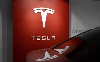 Працівники Tesla надсилали один одному відео з камер своїх клієнтів — Reuters