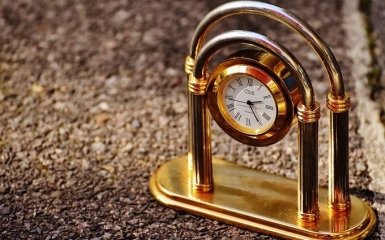 Перехід на зимовий час в Україні: коли переводять годинники в 2018 році